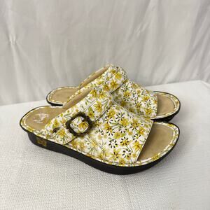 Alegria Sandals Womens Size 6 Klover Daffodil Floral Yellow White Wedge 36